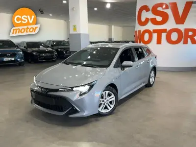 Usado Toyota Corolla Active 122 CV (89 kW) 2020 Gris / plata Berlina