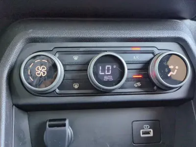 Usado Dacia Jogger Expression 110 CV (80 kW) 2024 Marrón Monovolumen