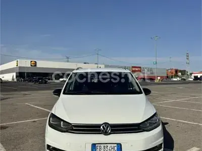 Usado VW Touran Advance 110 CV (80 kW) 2016 Blanco Monovolumen