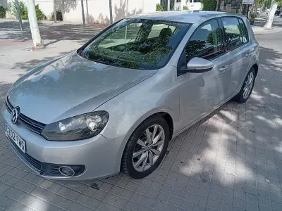 Usado VW Golf VI Highline 140 CV (102 kW) 2009 Gris / plata Berlina
