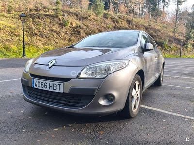 Beige Usado 2011 Renault Mégane Dynamique Berlina | 4950 € (Buen precio)