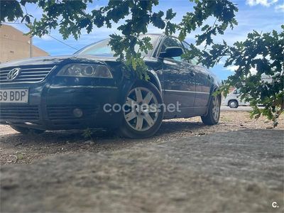Usado VW Passat Highline 130 CV (95 kW) 2000 Verde Berlina