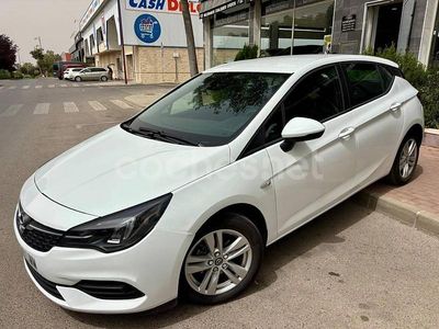Usado Opel Astra Edition 105 CV (77 kW) 2019 Blanco Berlina