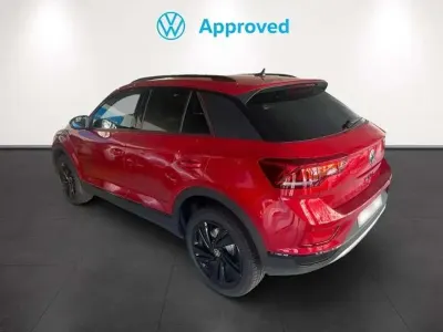 Usado VW T-Roc 116 CV (85 kW) 2025 Rojo SUV