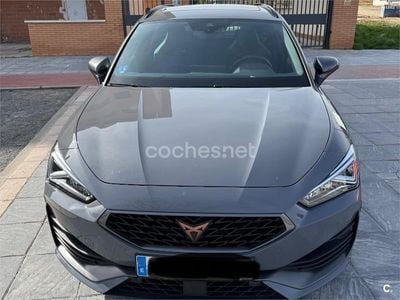Usado Cupra Leon 245 CV (180 kW) 2020 Gris / plata Familiar
