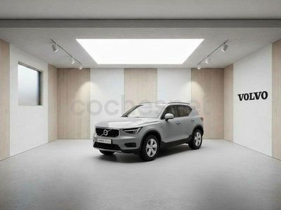 Usado Volvo XC40 163 CV (119 kW) 2024 Gris / plata SUV