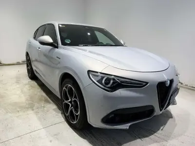 Usado Alfa Romeo Stelvio Veloce 209 CV (153 kW) 2020 Plateado SUV