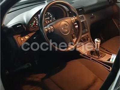Gris / plata Usado 2005 Mercedes C220 Sport Edition Berlina | 5000 € (Precio justo)