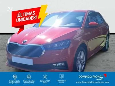 Usado Skoda Fabia Selection 95 CV (69 kW) 2025 Rojo Utilitario