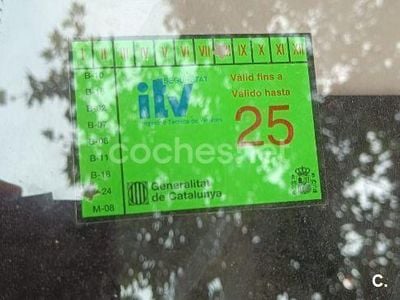 Usado Peugeot 207 90 CV (66 kW) 2006 Rojo Berlina