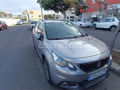 Usado Peugeot 2008 Style 82 CV (60 kW) 2018 Gris / plata SUV