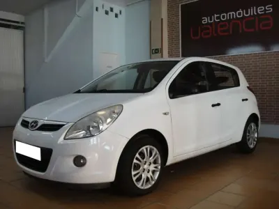 Usado Hyundai i20 Classic 78 CV (57 kW) 2011 Blanco Utilitario