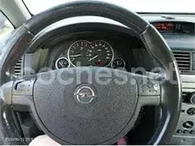 Usado Opel Meriva Excellence 136 CV (100 kW) 2018 Gris / plata Monovolumen