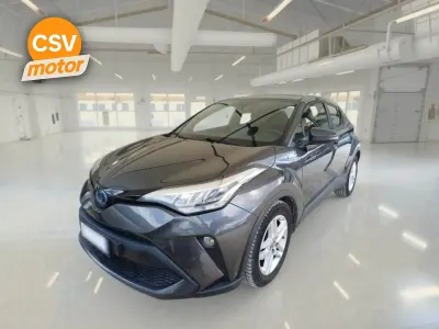 Usado Toyota C-HR Active 122 CV (89 kW) 2020 Gris / plata SUV