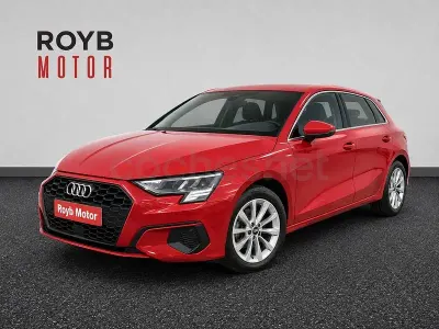 Usado Audi A3 Premium 110 CV (80 kW) 2022 Rojo Berlina