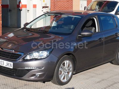 Usado Peugeot 308 Style 120 CV (88 kW) 2015 Gris / plata Berlina