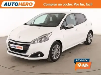 Usado Peugeot 208 Style 82 CV (60 kW) 2018 Blanco Utilitario
