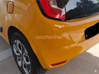Usado Renault Twingo Intens 75 CV (55 kW) 2020 Naranja Utilitario