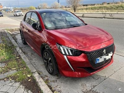 Usado Peugeot 208 GT-line 100 CV (73 kW) 2020 Rojo Utilitario