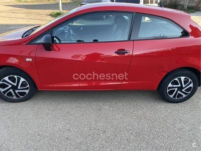 Usado Seat Ibiza SC 60 CV (44 kW) 2011 Rojo Utilitario