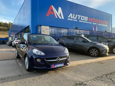 Usado Opel Adam Glam 87 CV (63 kW) 2017 Azul Utilitario