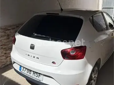 Usado Seat Ibiza Copa 90 CV (66 kW) 2013 Blanco Berlina