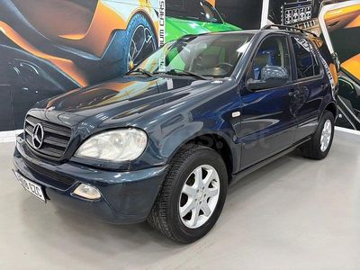 Usado Mercedes ML270 163 CV (119 kW) 2002 Gris / plata SUV