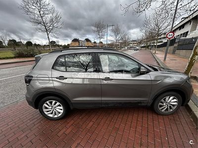 Usado VW T-Cross Advance 115 CV (84 kW) 2020 Gris / plata SUV