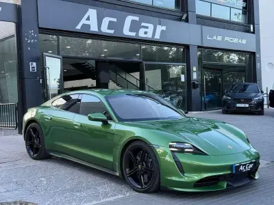 Usado Porsche Taycan Turbo 500 kW (680 CV) 2021 Verde Berlina