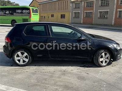 Usado VW Golf VII 110 CV (80 kW) 2015 Negro Berlina
