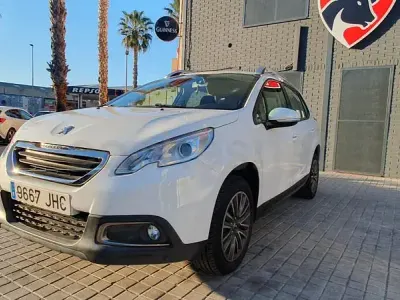 Usado Peugeot 2008 Access 82 CV (60 kW) 2015 Blanco SUV
