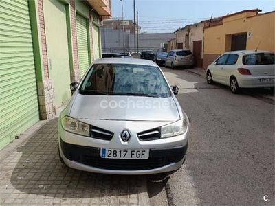 Gris / plata Usado 2006 Renault Mégane II Berlina | 3800 € (Precio justo)