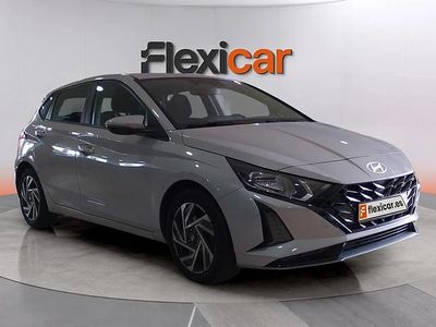 Usado Hyundai i20 101 CV (74 kW) 2024 Gris Utilitario