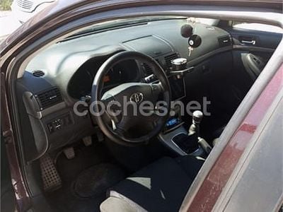 Usado Toyota Avensis Executive 150 CV (110 kW) 2008 Granate Familiar