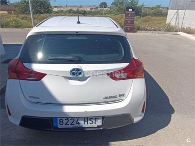 Toyota Auris Hybrid