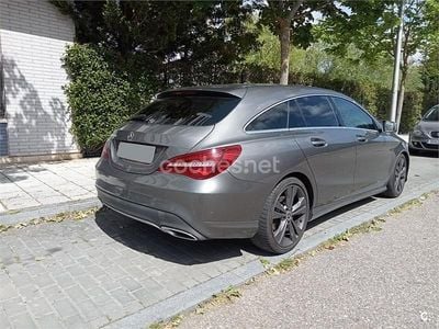 Usado Mercedes CLA200 Shooting Brake 136 CV (100 kW) 2017 Gris / plata Familiar