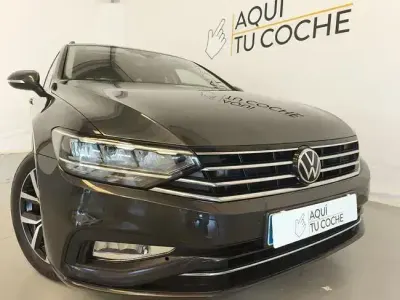 Usado VW Passat Executive 150 CV (110 kW) 2022 Gris / plata Familiar