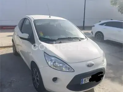 Usado Ford Ka Trend 69 CV (50 kW) 2015 Blanco Berlina