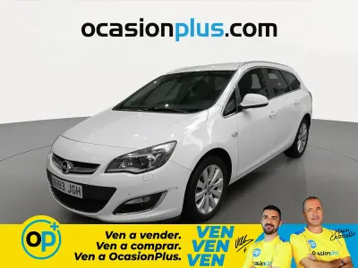 Usado Opel Astra Excellence 136 CV (100 kW) 2015 Blanco Familiar