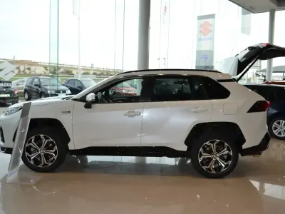 Begagnad Suzuki Across 306 HK (225 kW) 2023 Vit SUV
