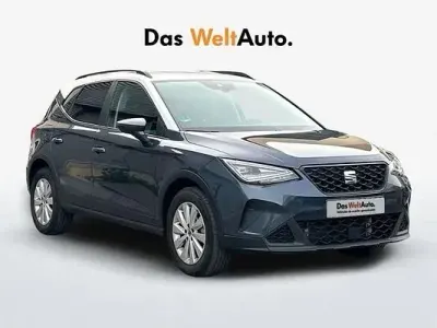 Usado Seat Arona Style 110 CV (80 kW) 2024 Gris / plata SUV
