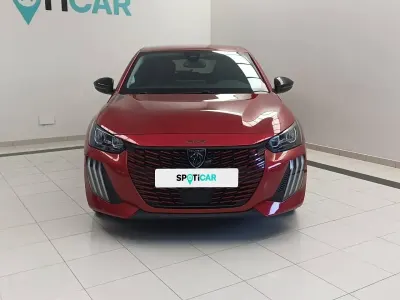 Usado Peugeot 208 Allure 102 CV (75 kW) 2024 Rojo Utilitario