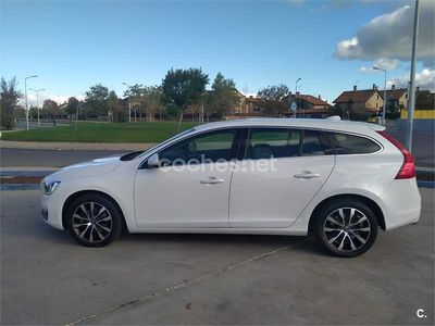 Blanco Usado 2018 Volvo V60 Kinetic Familiar | 17.500 € (Un poco caro)
