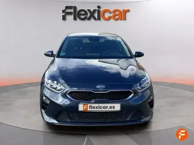 Käytetty Kia Ceed 140 HP (102 kW) 2020 Sininen Viistoperä