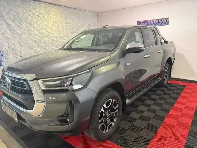 Usado Toyota HiLux 204 CV (150 kW) 2021 Gris / plata Pickup/Camioneta