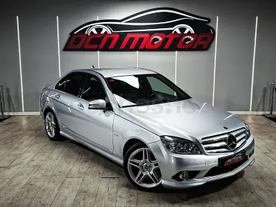Usado Mercedes C220 170 CV (125 kW) 2009 Gris / plata Berlina