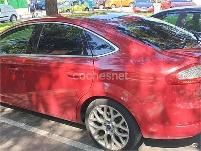 Usado Ford Mondeo Titanium S 163 CV (119 kW) 2013 Granate Berlina