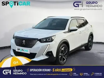Usado Peugeot 2008 Allure 110 CV (80 kW) 2021 Blanco SUV
