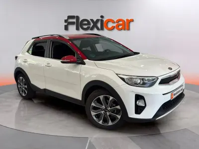 Usado Kia Stonic 101 CV (74 kW) 2020 Blanco SUV
