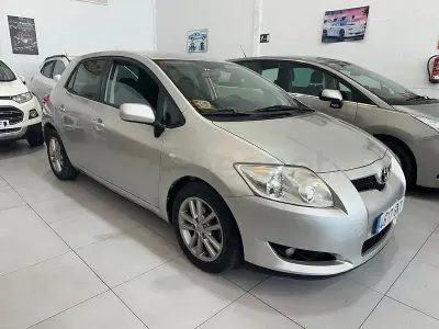 Usado Toyota Auris Luna 90 CV (66 kW) 2009 Beige Utilitario